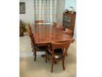 Extending dining table + 8 chairs - 2 years old